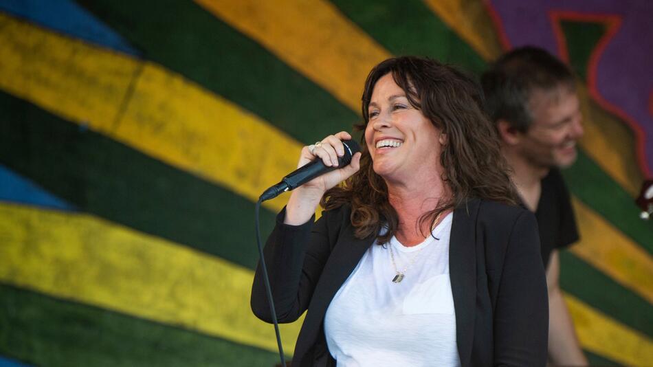 Alanis Morissette bringt drittes Kind zur Welt