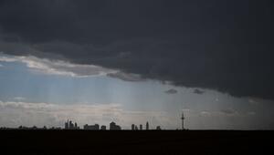 Regenwolken über Frankfurt am Main