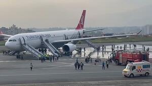Turkish-Airlines-Maschine fängt bei Landung in Kathmandu Feuer – Flughafen gesperrt