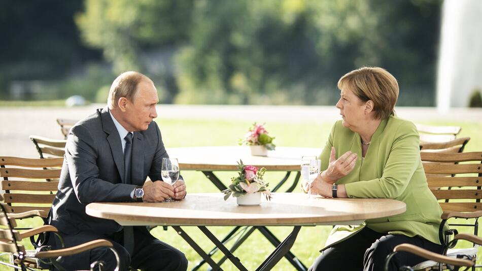 Merkel trifft Putin auf Schloss Meseberg