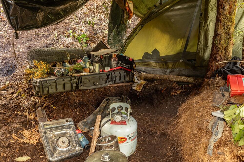 Versteck des Kindesentführers Tom Phillips in Neuseelands Wildnis