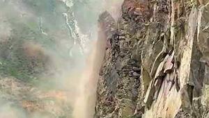 Steinschlag auf Bergstraße – plötzlich kommt ein gewaltiger Felsen herunter