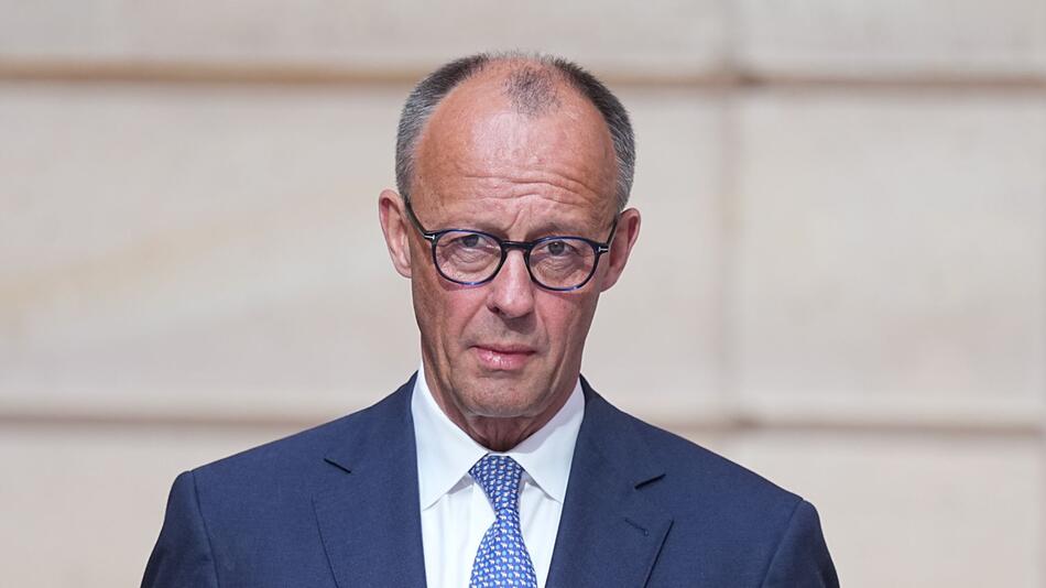 Bundeskanzler Merz reist nach Paris und Warschau