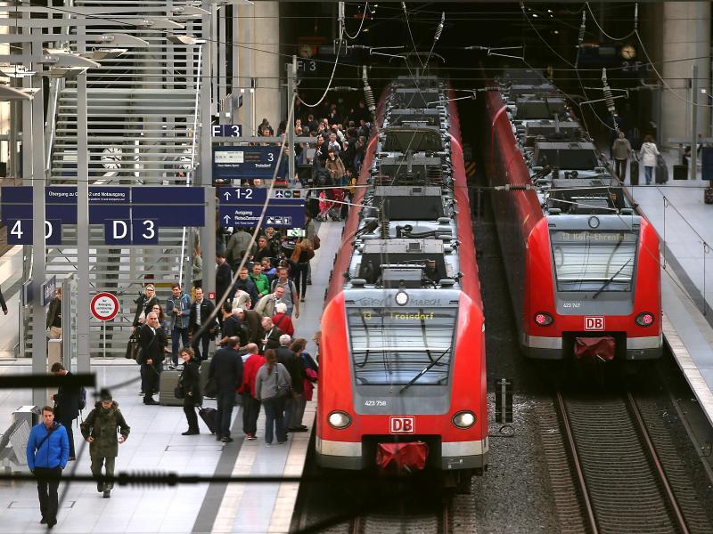 Zugfahrpläne zum Flughafen Köln/Bonn geändert GMX.AT