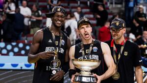 Isaac Bonga und Andreas Obst waren zu Späßen aufgelegt.