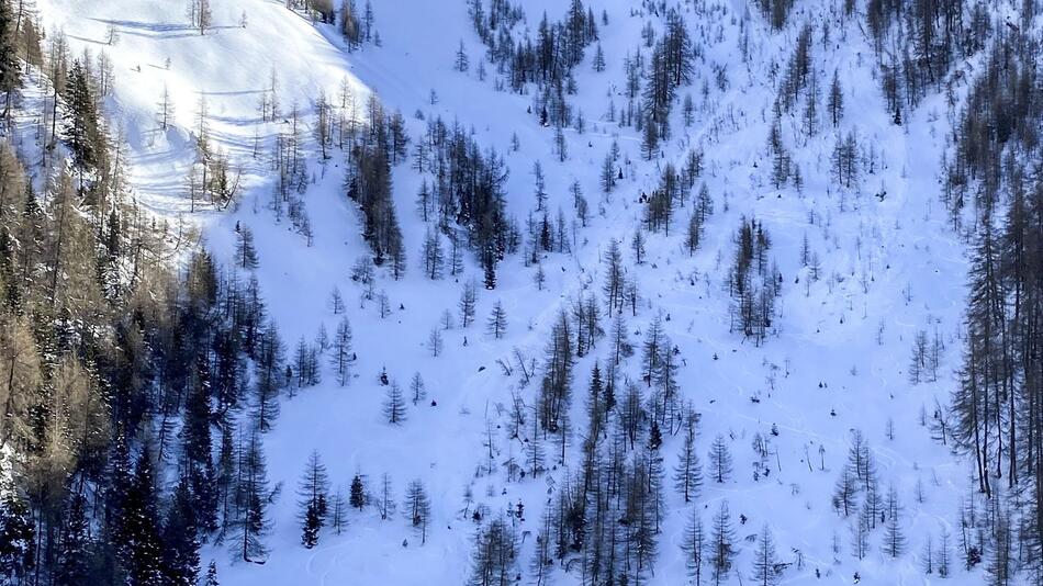 Weitere Lawine in Österreich - mindestens ein Toter G