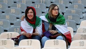 Iranische Frauen in einem Fußballstadion