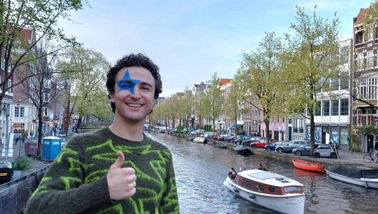 Cosmó ist auch in Amsterdam gut drauf