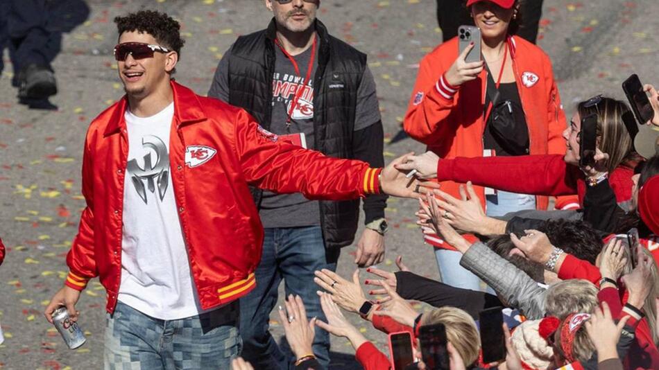 Patrick Mahomes bei der Parade in Kansas City.