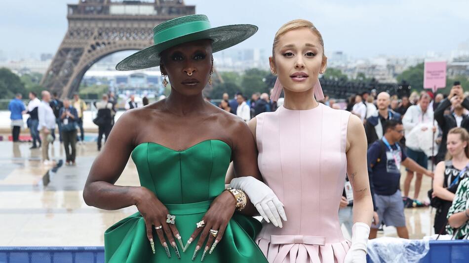 Ariana Grande (r) und Cynthia Erivo