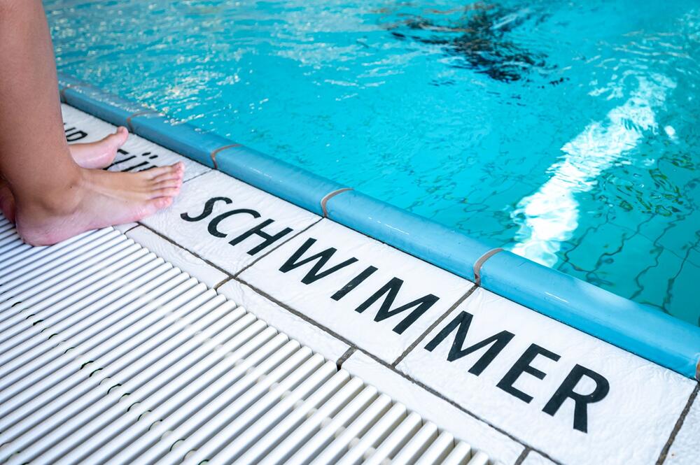 "Schwimmer"-Bereich in einem Hallenbad