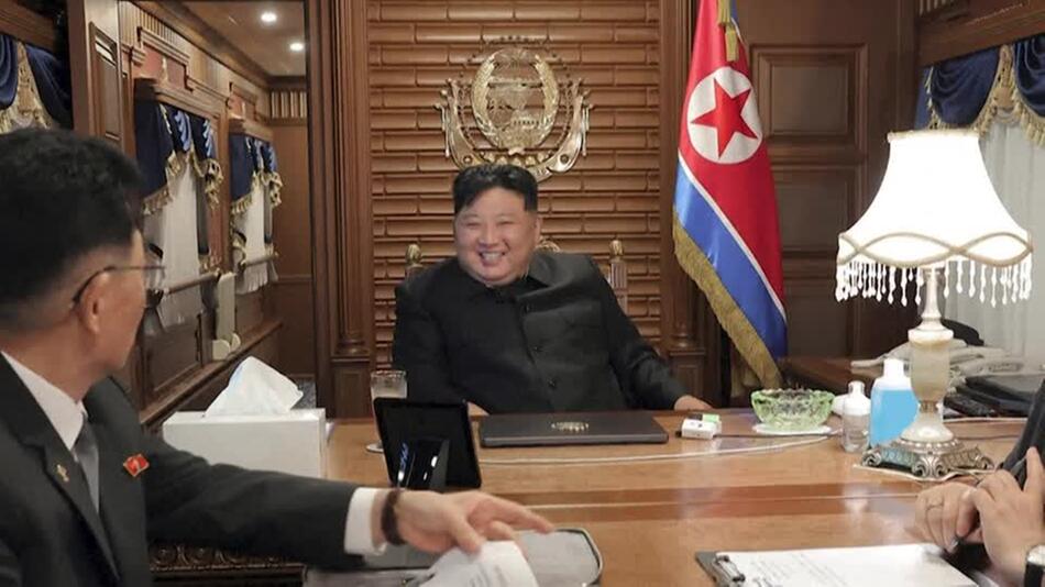 Medien: Kim Jong Un reist zu Treffen mit Xi nach China- Putin bereits angekommen