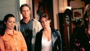 Brian Krause und Shannen Doherty (r.) spielten nebeneinander in "Charmed - Zauberhafte Hexen".