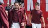 Hakan Calhanoglu (l.) und Arda Güler kurz vor dem Abflug in die USA.