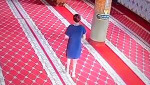 Beten als Tarnung: Frau leert Spendenbox in thailändischem Tempel