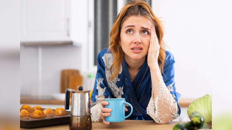 Wenn der Schädel brummt, ist Kaffee nicht unbedingt die beste Wahl.