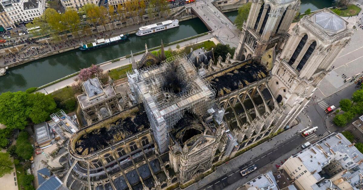 Emmanuel Macron Kathedrale Notre Dame wird bis 2024 wiederaufgebaut GMX.AT