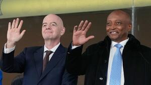 Gianni Infantino und Patrice Motsepe