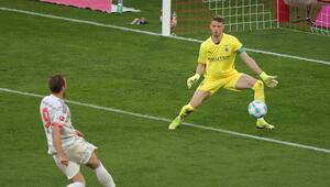 Mai 2025: Jonas Omlin (rechts) pariert gegen Harry Kane.