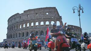 Vespa-Parade in Rom