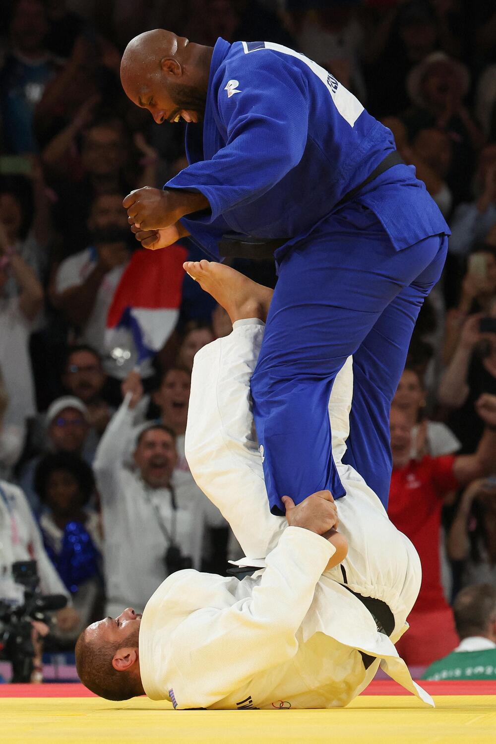 Teddy Riner feiert seinen Sieg über Guram Tuschischwili im Viertelfinale