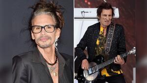 Steven Tyler (l.) und Ronnie Wood teilten sich bei dem Musikevent die Bühne.
