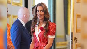 Prinzessin Kate zeigte sich beim Empfang von Cancer Research UK in strahlendem Rot.