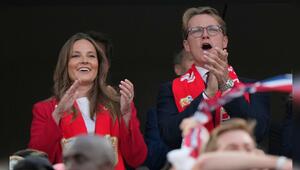 Ingrid Alexandra und ihr Bruder Sverre Magnus klatschten und jubelten im Stadion in East ...