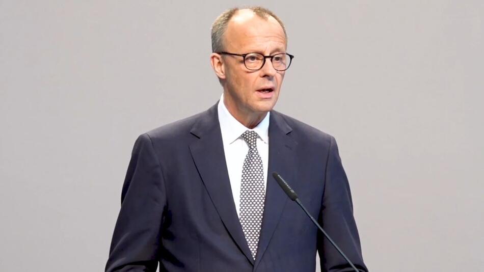 Zufriedenheit mit der Bundesregierung: Mäßige Sommerbilanz für Merz