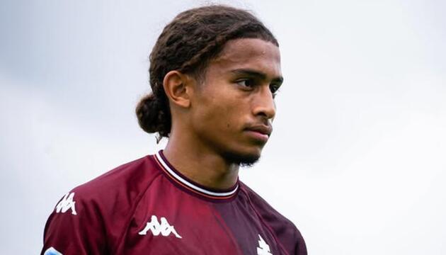 Ein Bild des jungen Metz-Fußballers Tahirys Dos Santos aus September 2025.
