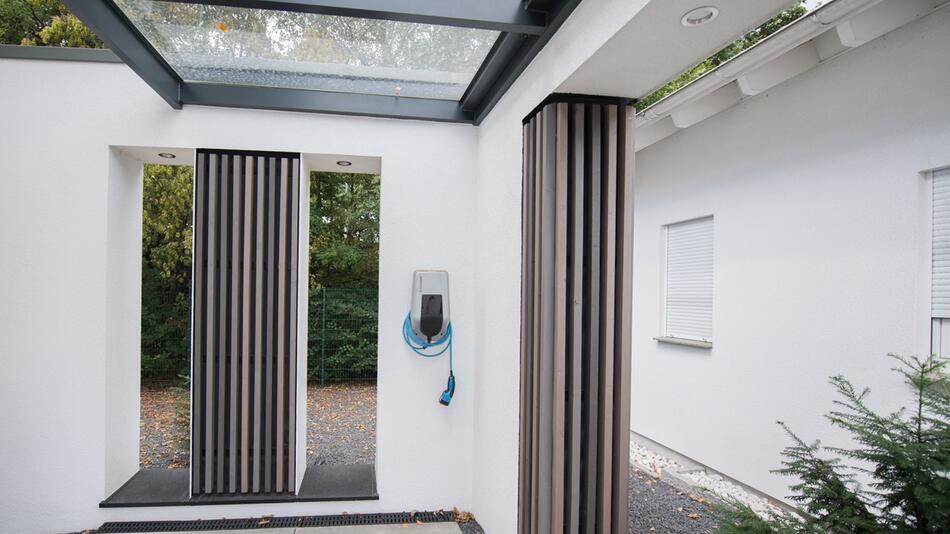 Wallbox in einem Carport