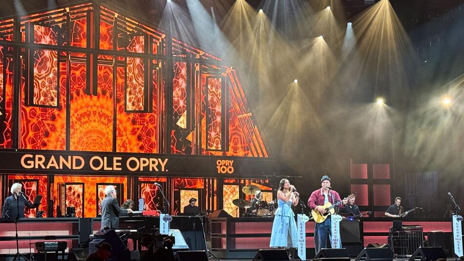 Auftritt des Duo "Johnnyswim" im Grand Ole Opry in Nashville