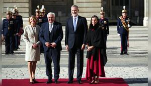 Frank-Walter Steinmeier (2.v.l.) nebst Gattin Elke Büdenbender mit König Felipe und Königin Letizia.