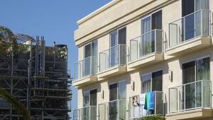 Baustelle direkt neben einem Hotel