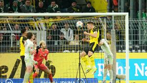 Nico Schlotterbeck vom BVB erzielt das 1:0 gegen Werder Bremen.