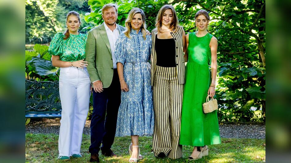Die niederländische Königsfamilie - Amalia, Willem-Alexander, Máxima, Ariane und Alexia (v.l.) ...