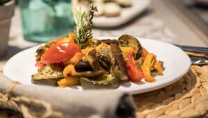 Teller mit Antipasti
