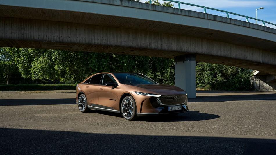 Seitenansicht Mazda 6e