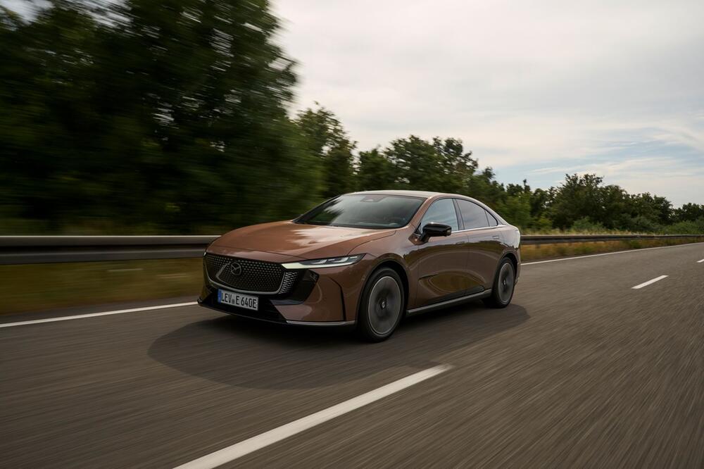 Fahrszene Mazda 6e