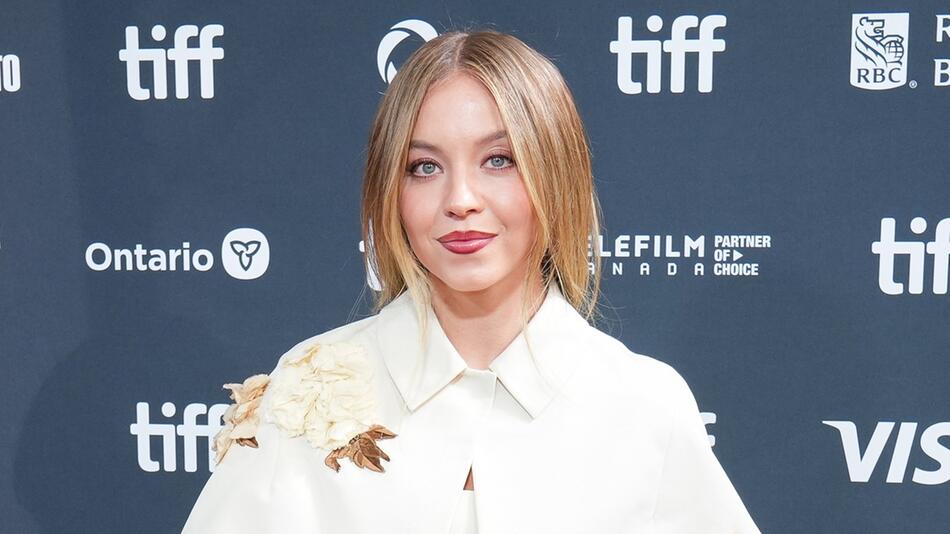 Ihre blonden Haare gab Sydney Sweeney für das Biopic auf.