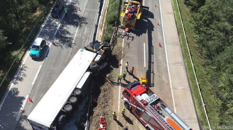 ++ HANDOUT ++ Der Unfall sorgte für umfangreiche Behinderungen