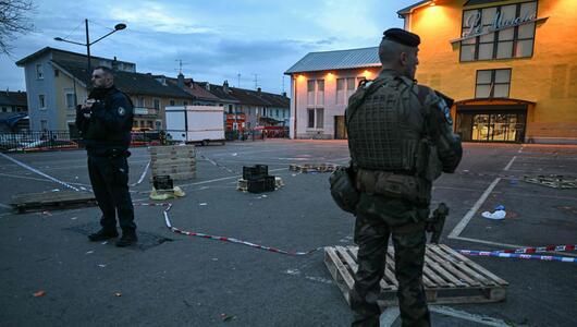 Mann greift Menschen auf Markt im Elsass an