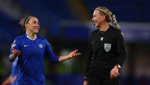 Schiedsrichterin Tess Olofsson