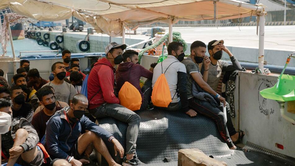 Migranten von «Sea-Watch 3» positiv auf Coronavirus getestet