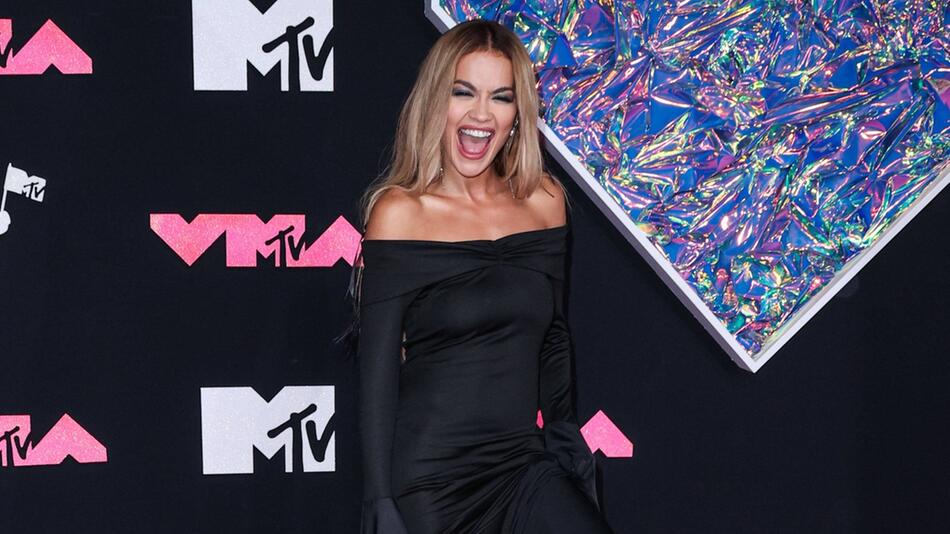 Moderiert am 10. November in Manchester erneut die MTV EMAS: Rita Ora