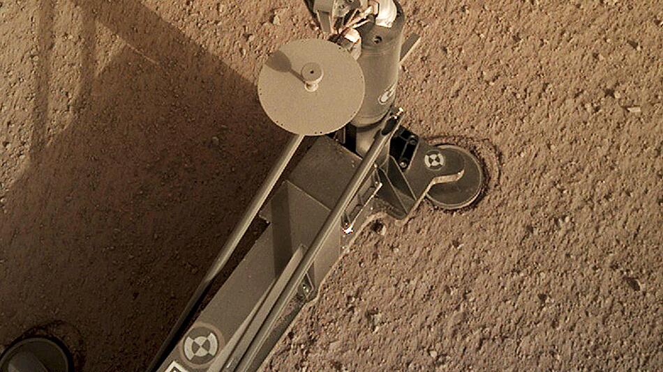 Roboter-Maulwurf gräbt auf dem Mars