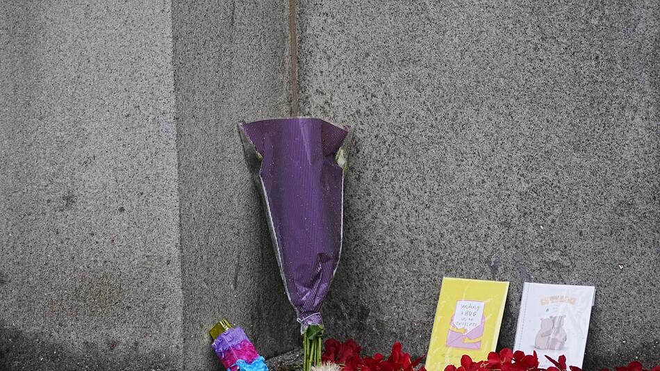 Liverpool nach der Fahrt von Auto in Menschenmenge