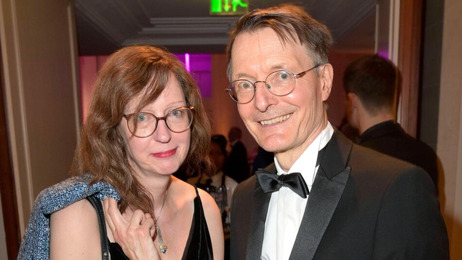 Karl Lauterbach und Elisabeth Niejahr feiern beim Bundespresseball.