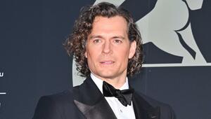 Henry Cavill postete auf Instagram Bilder, die ihn erstmals in seiner Rolle als Highlander zeigen.