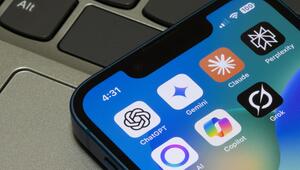 Logos mehrerer KI-Chatbots